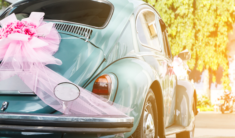 Décoration de voiture pour mariage champêtre