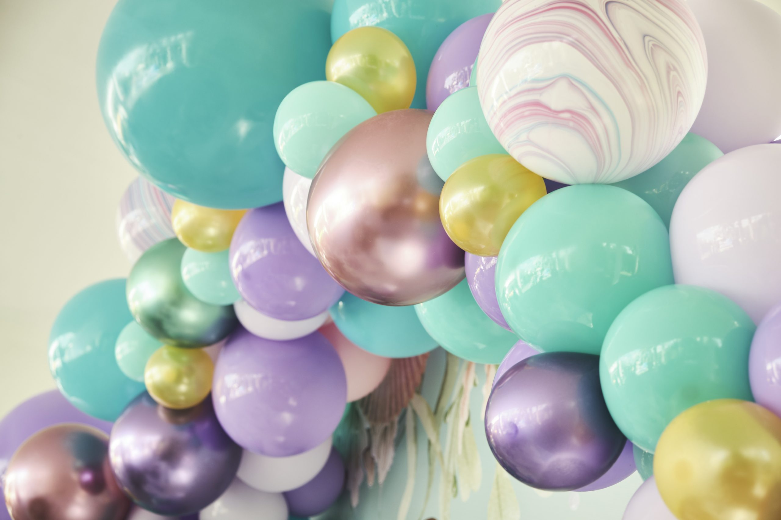 Comment faire un papillon avec des ballons ?