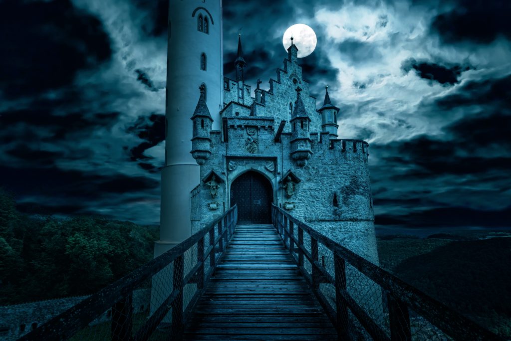 Quelle idée de visiter un château hanté la nuit d'halloween ?!