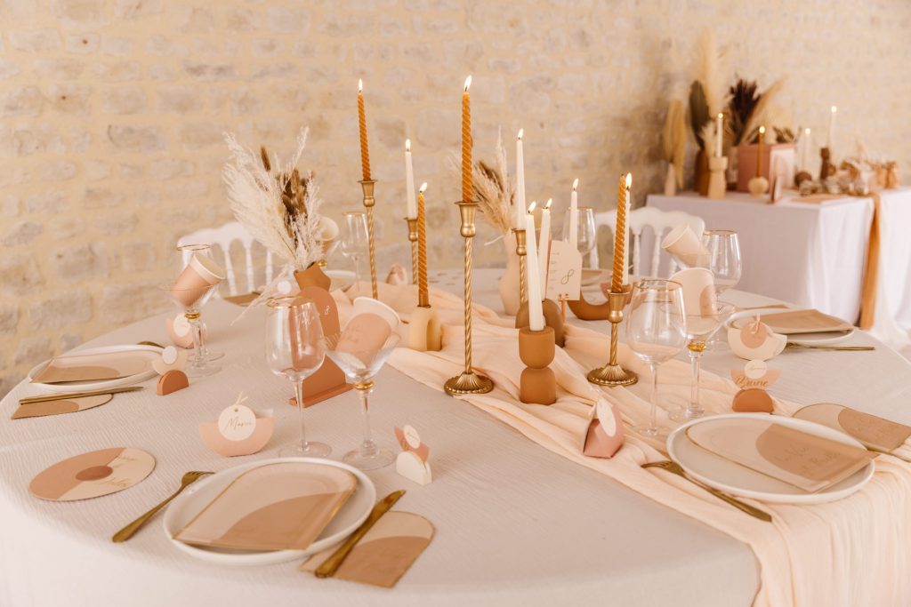 Une décoration pleine de pureté pour un mariage simple mais très élégant.