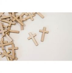 24 décorations de table à parsemer - Croix en bois | jourdefete.com