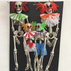 famille-squelettes-clowns-halloween | jourdefete.com
