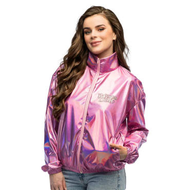 Jeune femme portant une veste zippée rose holographique avec l'inscription Team Bride pour EVJF | jourdefete.com