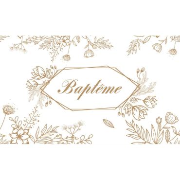 Un superbe chemin de table blanc et or à dérouler sur la table de baptême de votre enfant | jourdefete.com