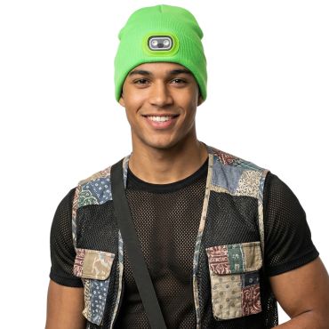 Homme souriant portant un bonnet fluo avec lampe LED frontale allumée, disponible en plusieurs couleurs éclatantes | jourdefete.com Homme souriant portant un bonnet fluo avec lampe LED frontale allumée, disponible en plusieurs couleurs éclatantes | jourdefete.com