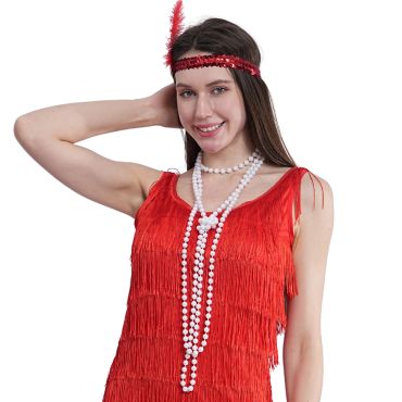 Longs colliers de perles style Charleston portés sur tenue argentée | jourdefete.com