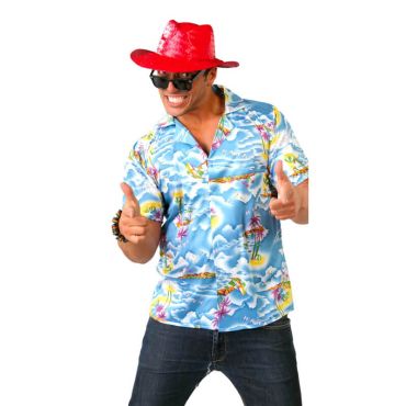 Chemise à manches courtes bleue avec des motifs hawaïen, des plages, des îles, des vagues porté par un homme festif. Chemise à manches courtes bleue avec des motifs hawaïen, des plages, des îles, des vagues porté par un homme festif.