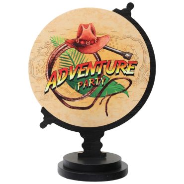 Centre de table en bois Aventure Party avec globe et accessoires d’explorateur imprimés | jourdefete.com