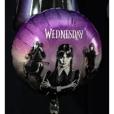 Un ballon en aluminium pour la salle de la fête sur le thème de Mercredi | jourdefete.com