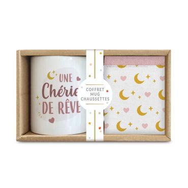 Un coffret composé d'un mug et d'une paire de chaussettes pour votre chérie | jourdefete.com