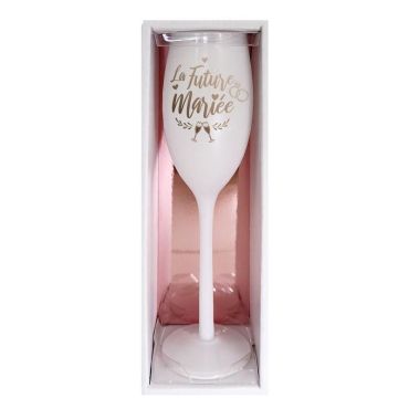 Une superbe flûte de champagne pour la future mariée | jourdefete.com