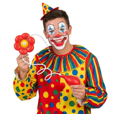 Clown tenant une fleur à eau farceuse rouge reliée à sa poire de déclenchement | jourdefete.com