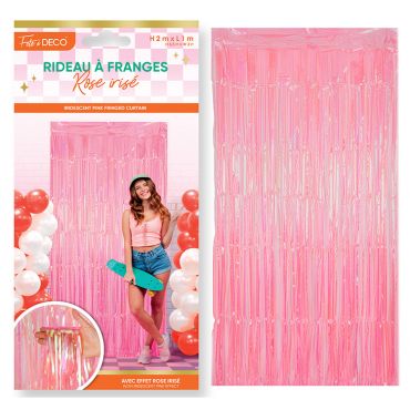 Rideau à franges métallisées de couleur rose irisé pour décoration murale ou photobooth de fête Rétro Pop | jourdefete.com Rideau à franges métallisées de couleur rose irisé pour décoration murale ou photobooth de fête Rétro Pop | jourdefete.com