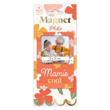 Magnet photo "Mamie Cool" avec message d’amour et fleurs | jourdefete.com Magnet photo "Mamie Cool" avec message d’amour et fleurs | jourdefete.com
