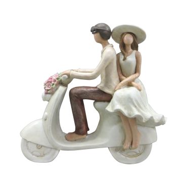 Figurine couple de mariés sur scooter fleuri décoration mariage | jourdefete.com Figurine couple de mariés sur scooter fleuri décoration mariage | jourdefete.com