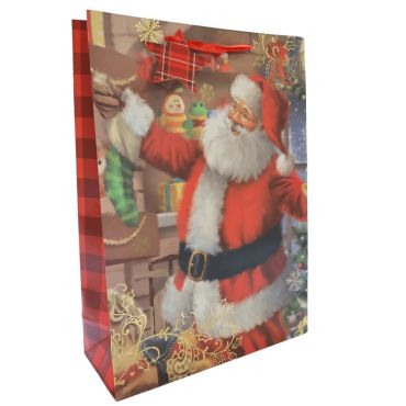 Sac cadeau de Noël grand format avec Père Noël près de la cheminée 30x42x12 cm | jourdefete.com