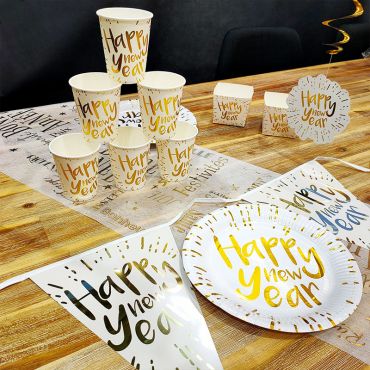 pack de decorations bonne annee pour 10 personnes | jourdefete.com