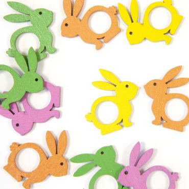 Semis de table en bois tons vifs forme lapin pour décoration de Pâques | jourdefete.com Semis de table en bois tons vifs forme lapin pour décoration de Pâques | jourdefete.com