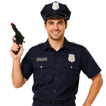 Un homme souriant en uniforme bleu de policier tenant un pistolet factice noir à embout orange | jourdefete.com
