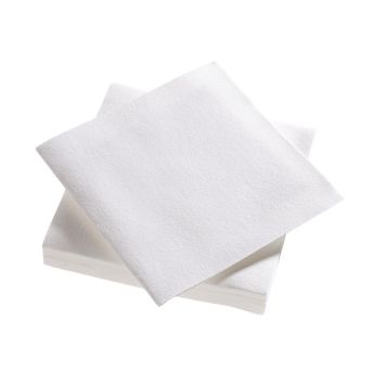 Un pack de 50 serviettes blanches en airlaid pour votre table | jourdefete.com