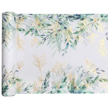 Un chemin de table avec des feuilles vertes et dorées pour la table de votre événement | jourdefete.com