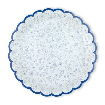 Assiettes en carton blanche festonnée avec bordure bleue et motifs floraux bleus | jourdefete.com