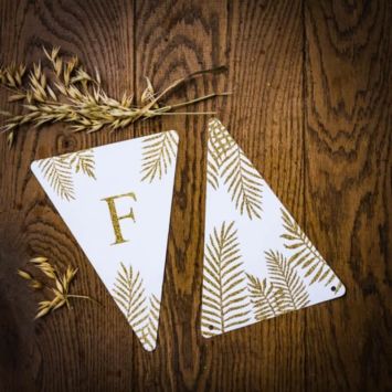 5 Fanions Blancs et Paillettes Or " F " - Fougère