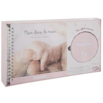 Album de naissance et empreinte – rose