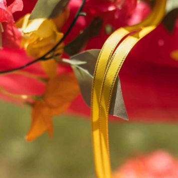 Ruban avec liseré doré en tissu - 1 cm x 5 m - Couleur au choix