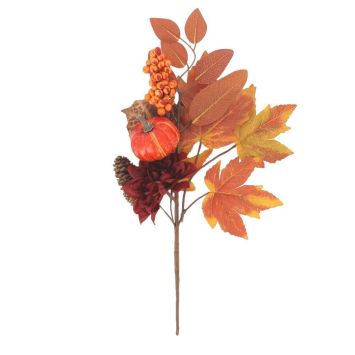 Branche automnale décorative avec citrouille, feuilles ocre et baies orange | jourdefete.com