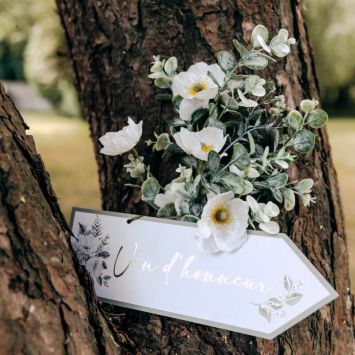 Branche eucalyptus blanchi et fleurs blanches - 50 cm