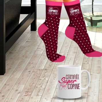Coffret Cadeau Mug et Chaussettes - Les copines c'est la vie !