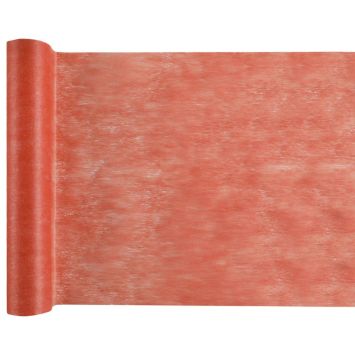 Un magnifique chemin de table d'une longueur de 10 mètres de couleur terracotta | jourdefete.com
