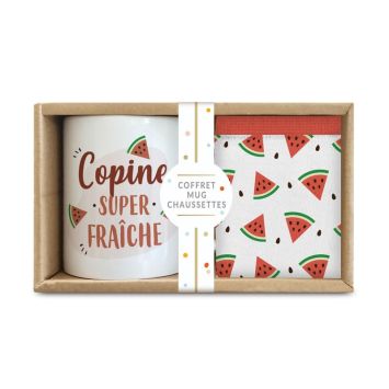 Un coffret composé d'un mug et d'une paire de chaussettes pour votre copine | jourdefete.com