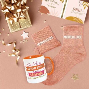 Coffret Mug "Mamie Extraordinaire" et Chaussettes à paillettes "Merveilleuse" pour femme - Collection Famille d'Amour