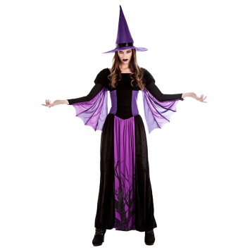 Femme portant un déguisement de sorcière noir et violet avec un chapeau pointu pour Halloween | jourdefete.com