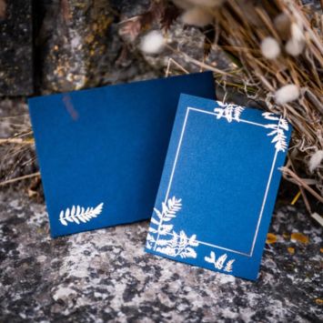10 Invitations et Enveloppes - Fougères - Bleu Marine et Cuivre