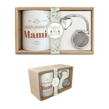 Un coffret composé d'un mug et d'une boule à thé à offrir à votre mamie | jourdefete.com