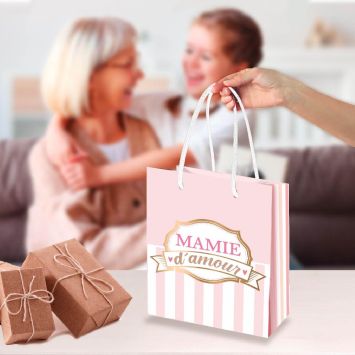 Pochette cadeaux " Mamie d'amour " - Modèle Moyen