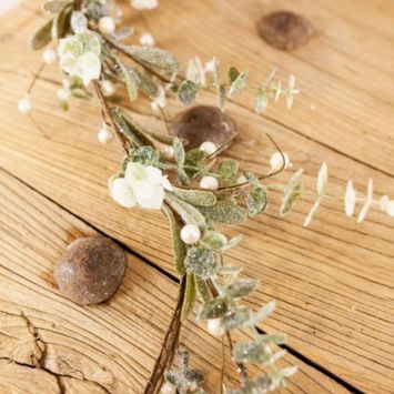 Guirlande de feuilles givrées et irisées avec perles nacrées