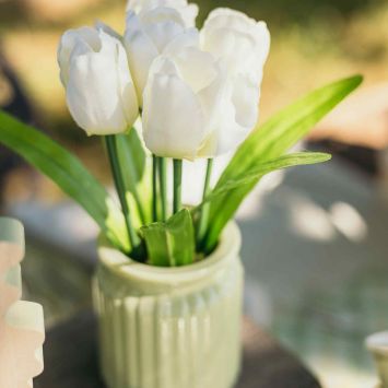 Composition de 5 tulipes avec pot en verre - 7,5 x 21 cm - Pâques