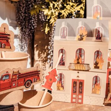 12 Pailles en carton avec médaillon  - Collection Pompier