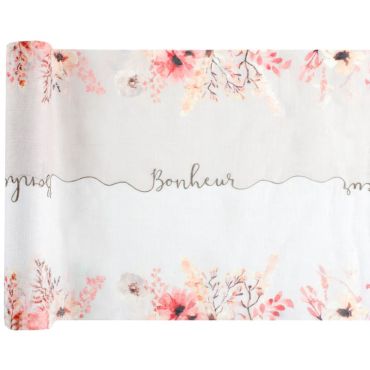Un chemin de table avec des fleurs dessinées en aquarelle pour la table de votre événement | jourdefete.com Un chemin de table avec des fleurs dessinées en aquarelle pour la table de votre événement | jourdefete.com