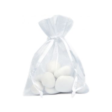 Des pochons de couleur blanche parfaits afin d'offrir des dragées à vos invités lors de votre événement | jourdefete.com Des pochons de couleur blanche parfaits afin d'offrir des dragées à vos invités lors de votre événement | jourdefete.com
