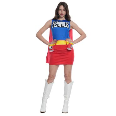 Femme déguisée en super-héroïne de la bière avec cape rouge et ceinture à canettes | jourdefete.com Femme déguisée en super-héroïne de la bière avec cape rouge et ceinture à canettes | jourdefete.com