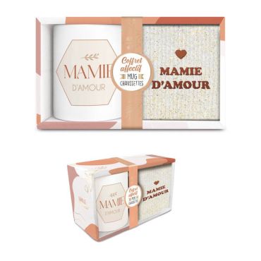 Un coffret affectif avec un mug et une paire de chaussettes pour votre mamie d'amour | jourdefete.com Un coffret affectif avec un mug et une paire de chaussettes pour votre mamie d'amour | jourdefete.com