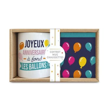 Un coffret composé d'un mug et d'une paire de chaussettes pour votre proche qui célèbre son anniversaire | jourdefete.com Un coffret composé d'un mug et d'une paire de chaussettes pour votre proche qui célèbre son anniversaire | jourdefete.com