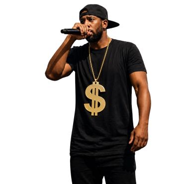 Rappeur avec casquette noire et gros collier pendentif dollar XXL doré | jourdefete.com