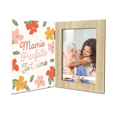 Cadre photo double "Mamie Parfaite je t'aime" en bois et motifs fleuris | jourdefete.com Cadre photo double "Mamie Parfaite je t'aime" en bois et motifs fleuris | jourdefete.com