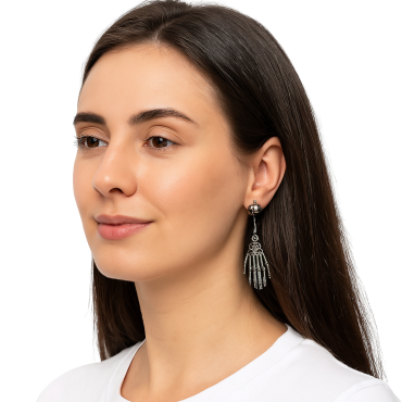 Boucles d’oreilles main squelette Halloween en métal argenté | jourdefete.com Boucles d’oreilles main squelette Halloween en métal argenté | jourdefete.com